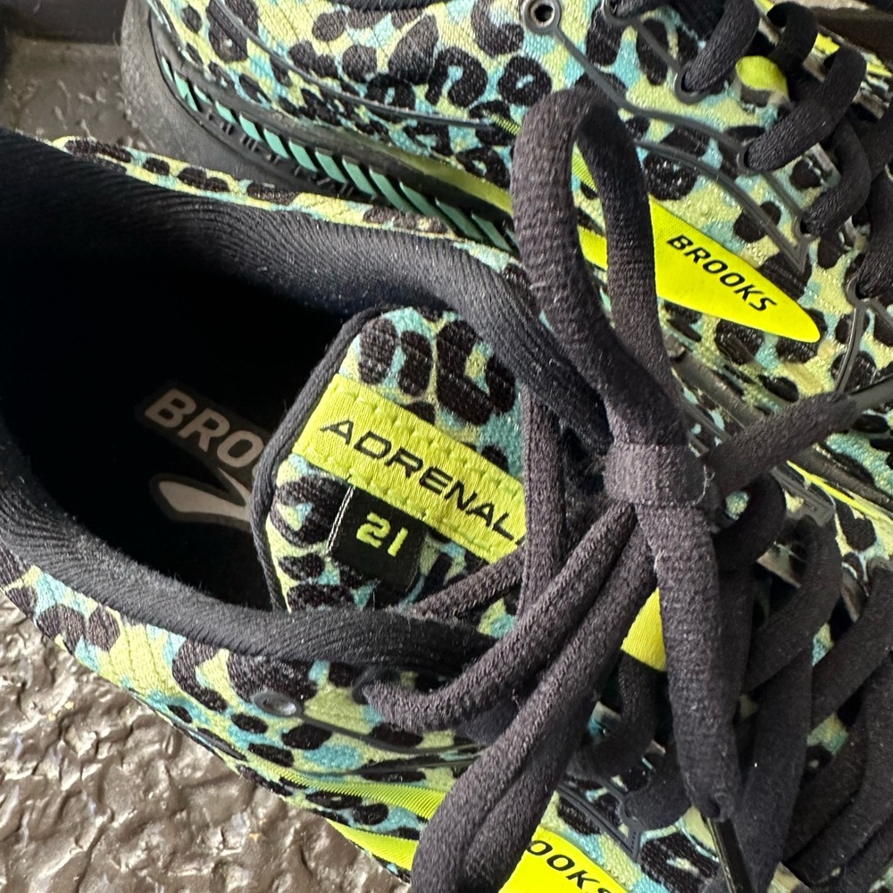 Brooks Women's Mint Green Black Leopard Print Running Shoes - Picture 8 of 11